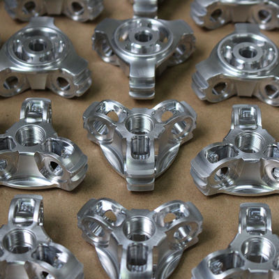 Anodizing পেইন্টিং CNC মেশিন অ্যালুমিনিয়াম যন্ত্রাংশ উত্পাদন দ্রুত প্রোটোটাইপিং